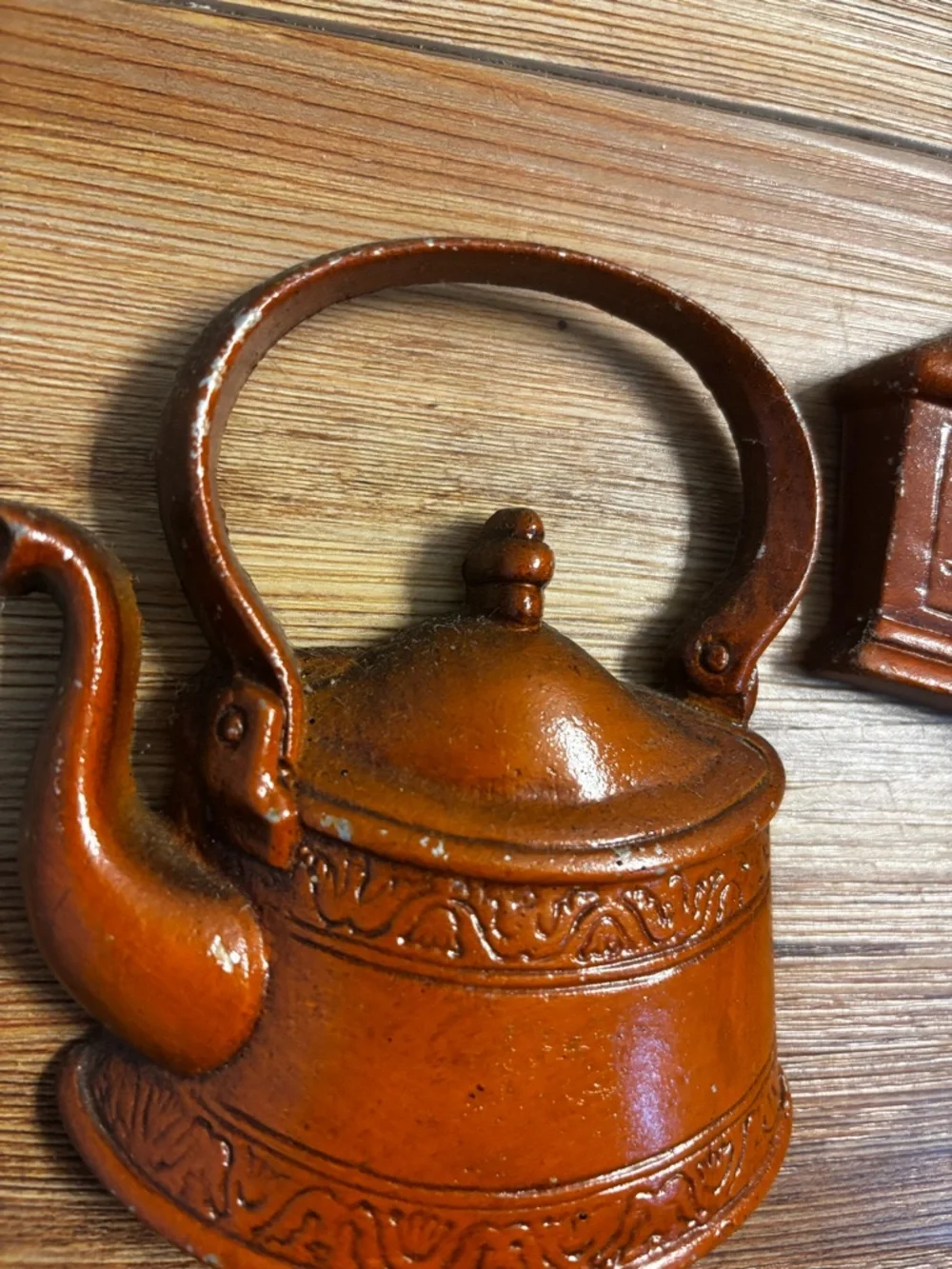 Vintage Rust-Orange Teapot & Coffee Grinder Wall Hooks - Kitchen Hanging Décor
